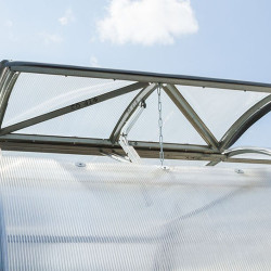 Strešno okno za vrtni rastlinjak Trioška
